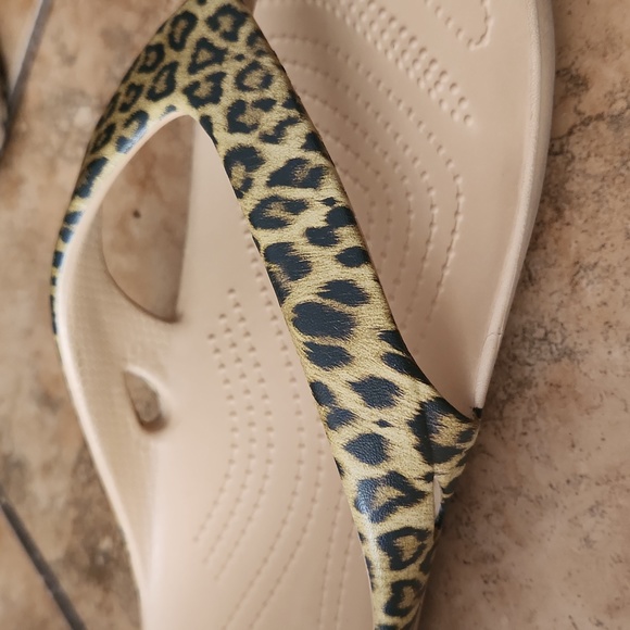 Crocs Iconic Comfort Women's Sandals - Picture 7 of 7